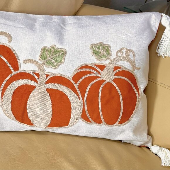 12x20 Thanksgiving Fall Embroidered Pumpkins on Vine Tasseled Pillow Cover New - Picture 1 of 9